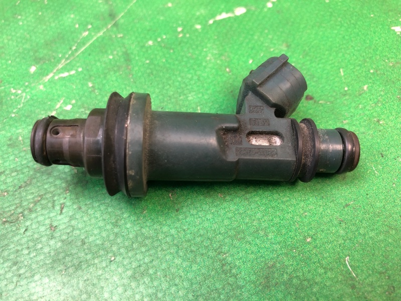 Форсунка топливная LEXUS ES300 96-01 1998 MCV20 3.0 1MZFE 23209-20020 Б/У