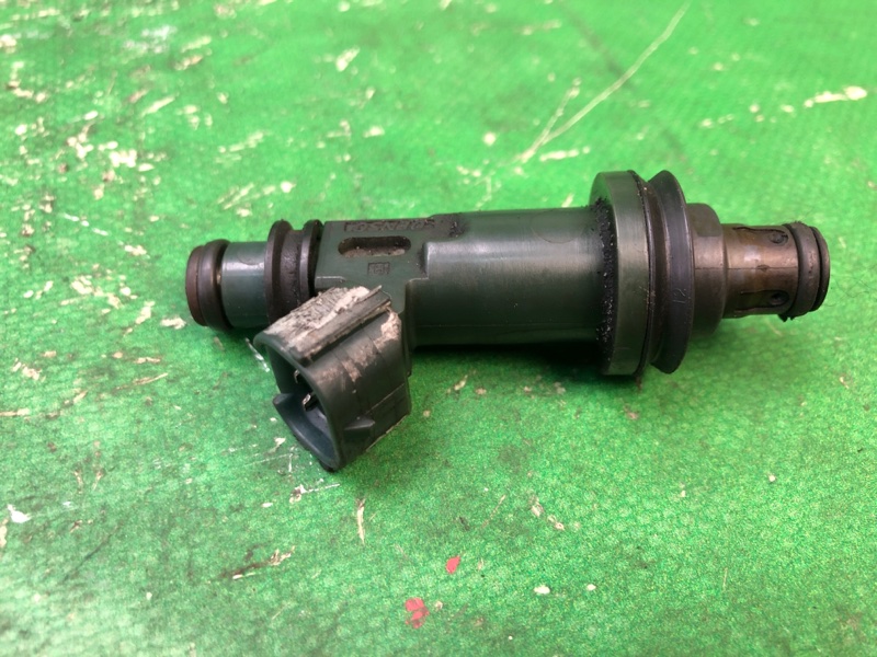 Форсунка топливная LEXUS ES300 96-01 MCV20 3.0 1MZFE Форсунка топливная LEXUS ES300 96-01 MCV20 3.0 1MZFE