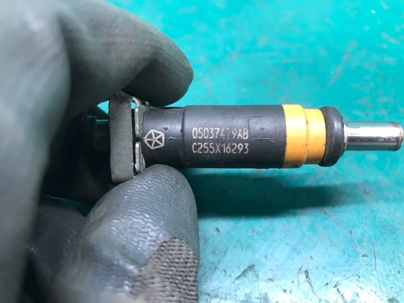 Форсунка топливная GRAND CHEROKEE 11-22 2013 Внедорожник 5.7 Форсунка топливная GRAND CHEROKEE 11-22 2013 Внедорожник 5.7