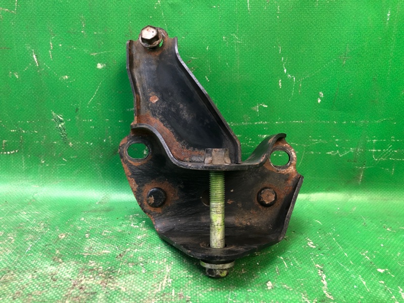 Кронштейн опоры двигателя LEXUS ES300 96-01 MCV20 3.0 1MZFE
