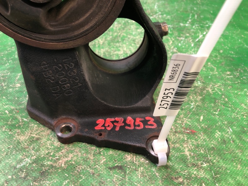 Кронштейн двигателя задний ES300 96-01 1998 MCV20 3.0 1MZFE