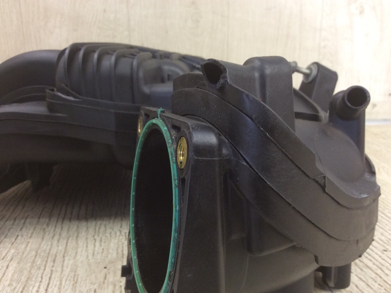 Коллектор впускной CX-9 06-16 2012 3.7 CA Коллектор впускной CX-9 06-16 2012 3.7 CA