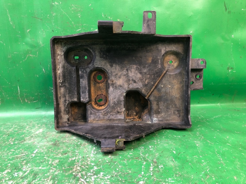 Полка аккумулятора CX-7 06-12