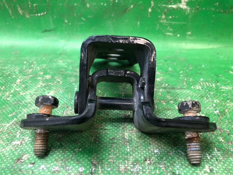 Петля двери верхняя передняя правая GALANT 03-12 2010 Седан 2.4 4G69