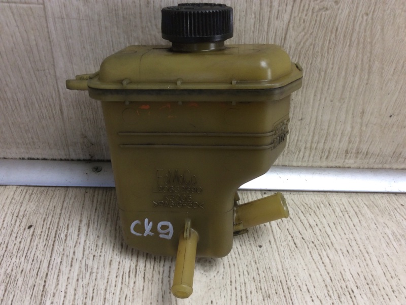 Запчасть бачок гур MAZDA CX-9 06-16 2012 3.7 CA L206-32-690A Б/У Бачок ГУР MAZDA CX-9 06-16 2012 3.7 CA L206-32-690A Б/У