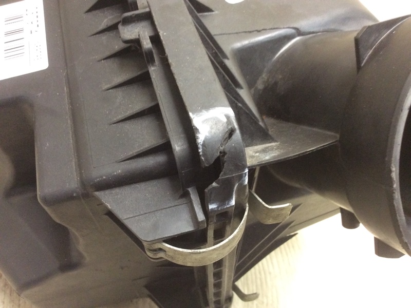 Корпус воздушного фильтра CX-9 06-16 2012 3.7 CA