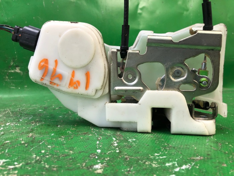 Замок двери задний правый MITSUBISHI GALANT 03-12 Седан 2.4 4G69