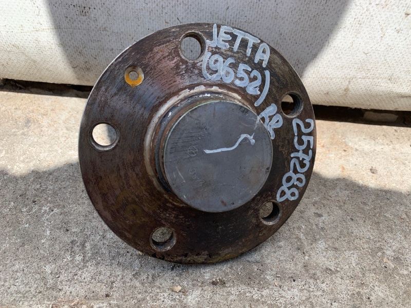 Ступица задняя VOLKSWAGEN JETTA USA 10-17 2011 CBTA 2.5L 8V0 598 611 A Б/У