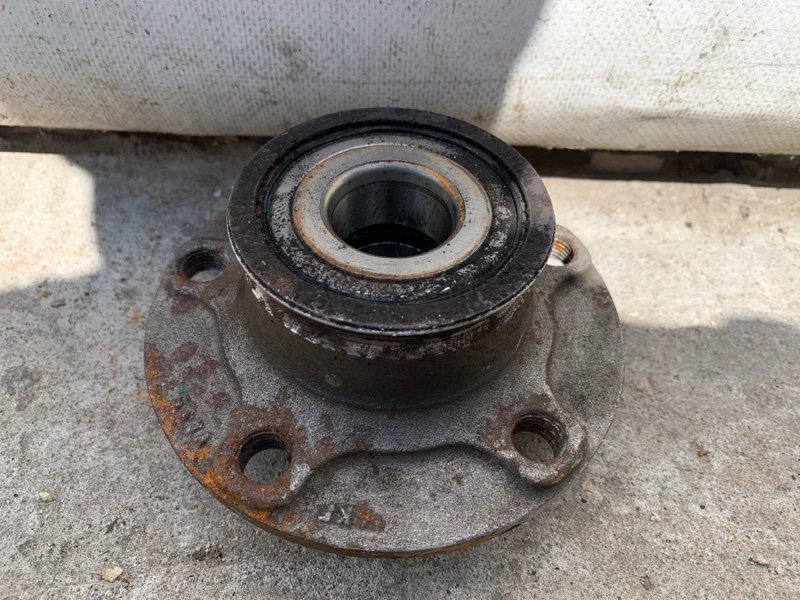 Ступица задняя VOLKSWAGEN JETTA USA 10-17 CBTA 2.5L