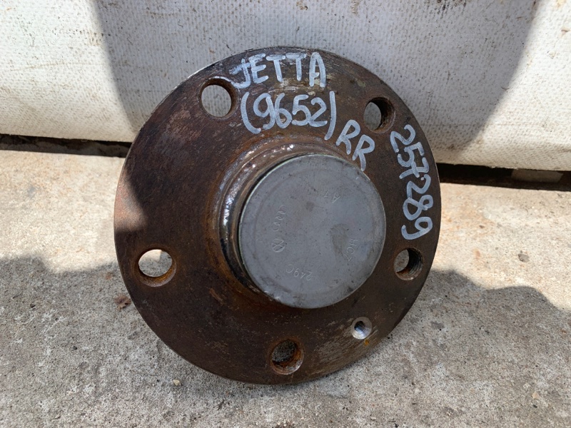 Ступица задняя VOLKSWAGEN JETTA USA 10-17 2011 CBTA 2.5L 8V0 598 611 A Б/У