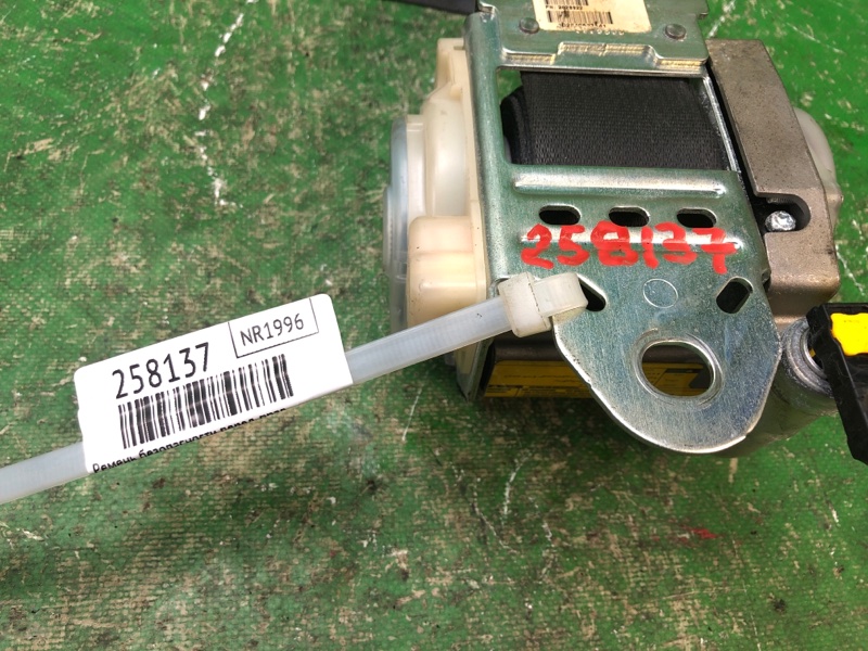 Ремень безопасности передний правый GALANT 03-12 2010 Седан 2.4 4G69