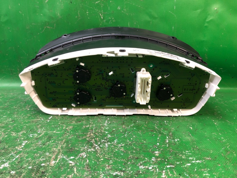 Панель приборов MITSUBISHI GALANT 03-12 Седан 2.4 4G69