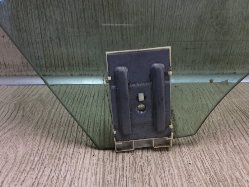 Стекло двери переднее правое VOLKSWAGEN PASSAT CC 12-18 Седан 2.0 CBFA