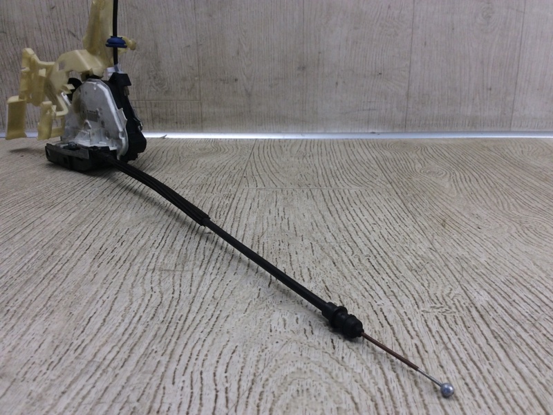 Замок двери задний правый PASSAT CC 12-18 2013 Седан 2.0 CBFA