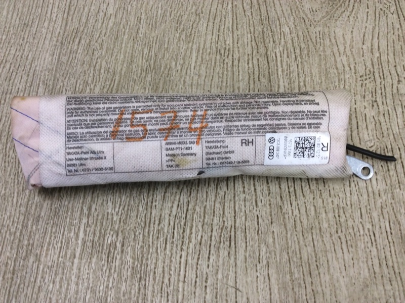 Подушка безопасности в сиденье правая VOLKSWAGEN PASSAT CC 12-18 2013 Седан 2.0 CBFA 1K8 880 242 D Б/У