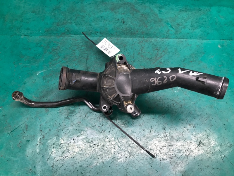 Корпус термостата VOLKSWAGEN JETTA USA 10-17 2011 Седан CBTA 2.5L 07K 121 115 C Б/У