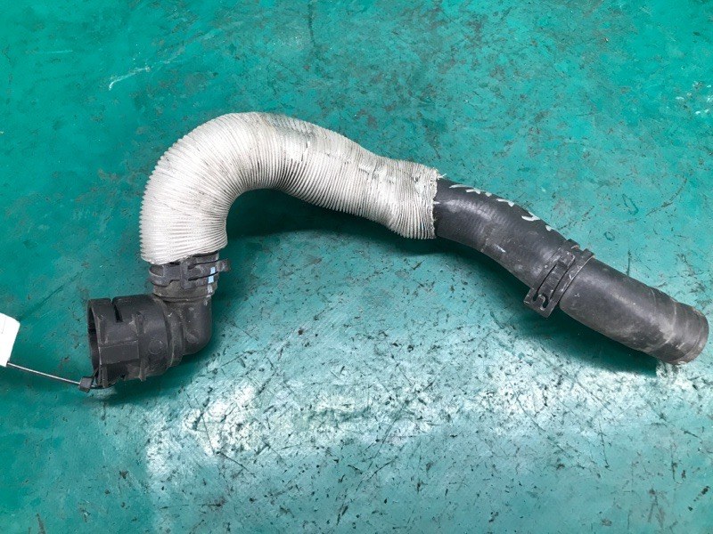 Патрубок системы охлаждения JETTA USA 10-17 2011 Седан CBTA 2.5L