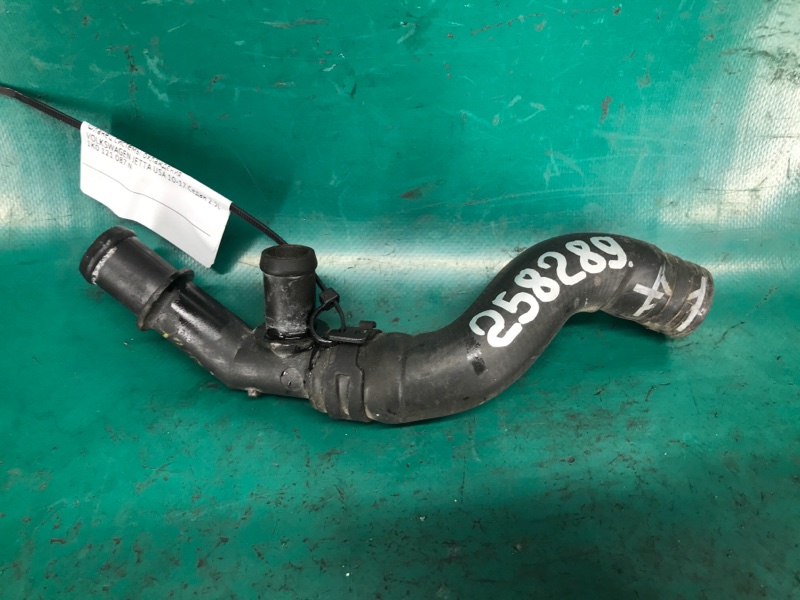 Фланец системы охлаждения VOLKSWAGEN JETTA USA 10-17 2011 Седан CBTA 2.5L 1K0 121 087 N Б/У