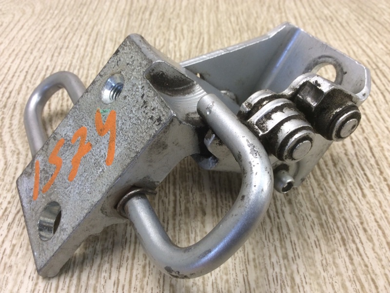 Петля двери нижняя задняя правая PASSAT CC 12-18 2013 Седан 2.0 CBFA