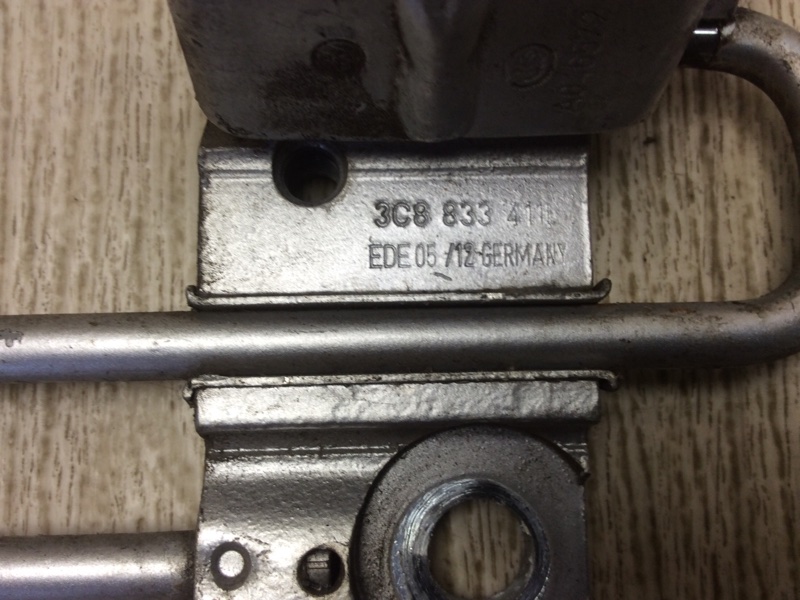 Петля двери нижняя задняя левая PASSAT CC 12-18 2013 Седан 2.0 CBFA