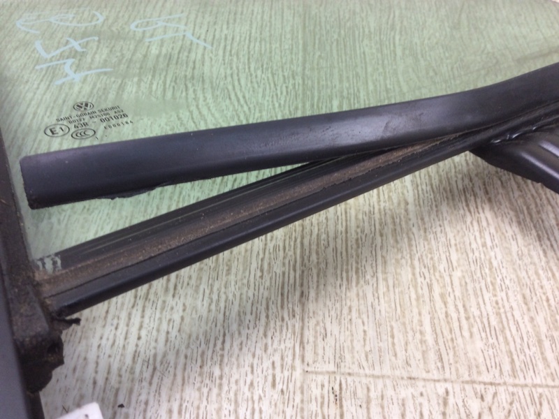 Стекло двери глухое заднее левое PASSAT CC 12-18 2013 Седан 2.0 CBFA Стекло двери глухое заднее левое PASSAT CC 12-18 2013 Седан 2.0 CBFA