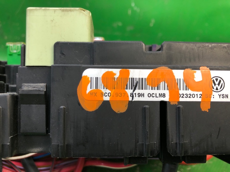 Блок предохранителей моторный отсек PASSAT B7 11-15 2012 2.5 CBUA