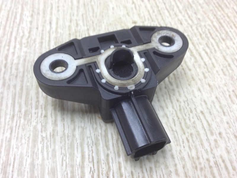 Датчик удара передний правый VOLKSWAGEN PASSAT CC 12-18 Седан 2.0 CBFA