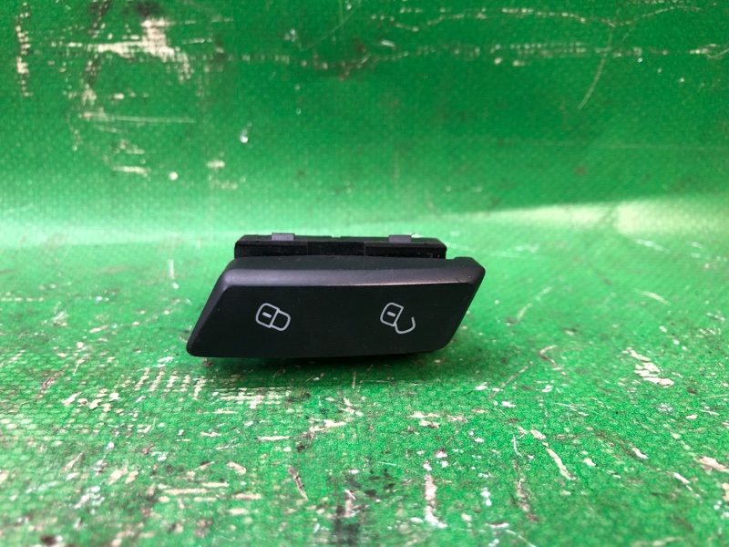 Кнопка передняя правая VOLKSWAGEN PASSAT B7 11-15 2012 2.5 CBUA 561962126 Б/У