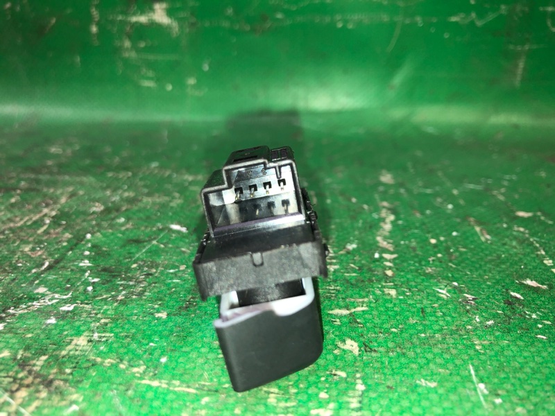 Кнопка передняя правая PASSAT B7 11-15 2012 2.5 CBUA