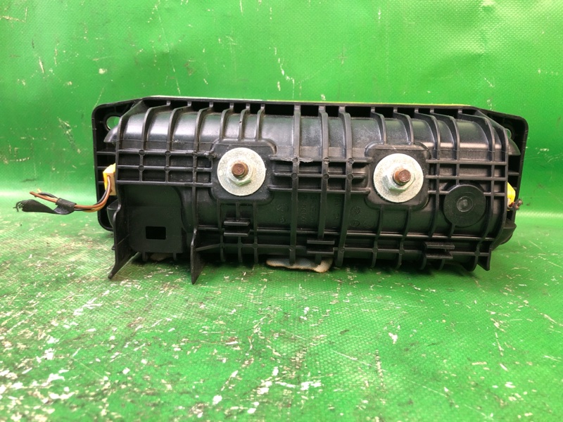 Подушка безопасности пассажира VOLKSWAGEN PASSAT B7 11-15 2.5 CBUA