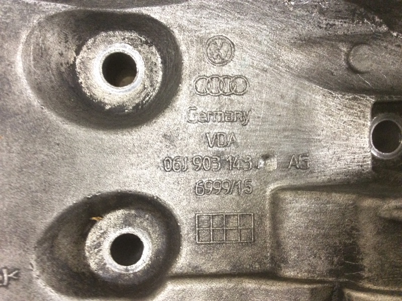 Кронштейн масляного фильтра PASSAT CC 12-18 2013 Седан 2.0 CBFA