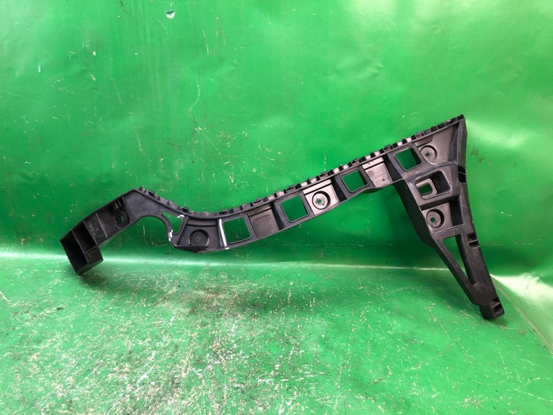 Кронштейн заднего бампера задний правый VOLKSWAGEN PASSAT B7 11-15 2012 2.5 CBUA 561807394C Б/У