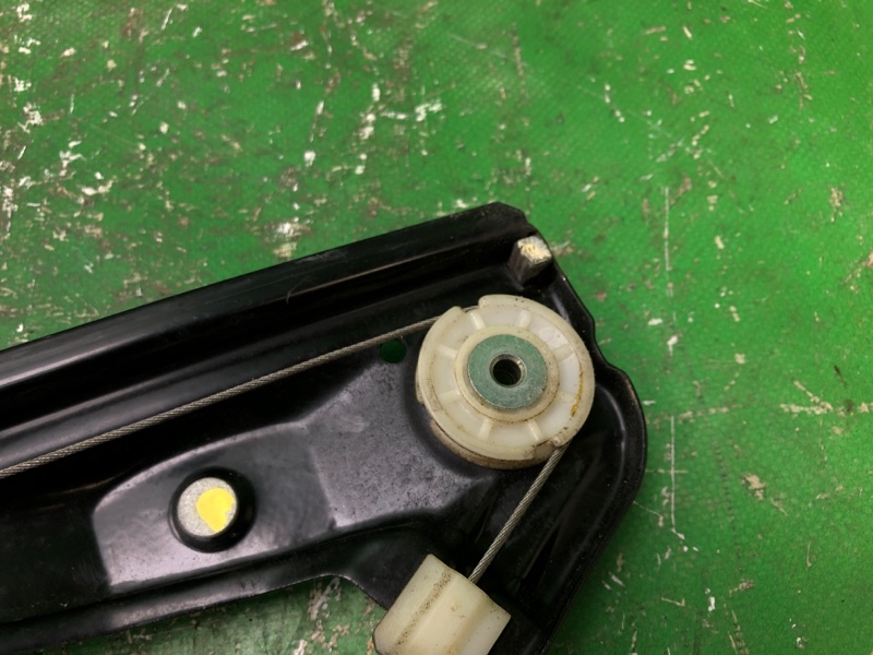 Стеклоподъемник задний левый PASSAT B7 11-15 2012 2.5 CBUA Стеклоподъемник задний левый PASSAT B7 11-15 2012 2.5 CBUA