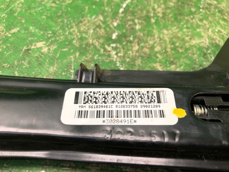 Стеклоподъемник задний левый PASSAT B7 11-15 2012 2.5 CBUA Стеклоподъемник задний левый PASSAT B7 11-15 2012 2.5 CBUA