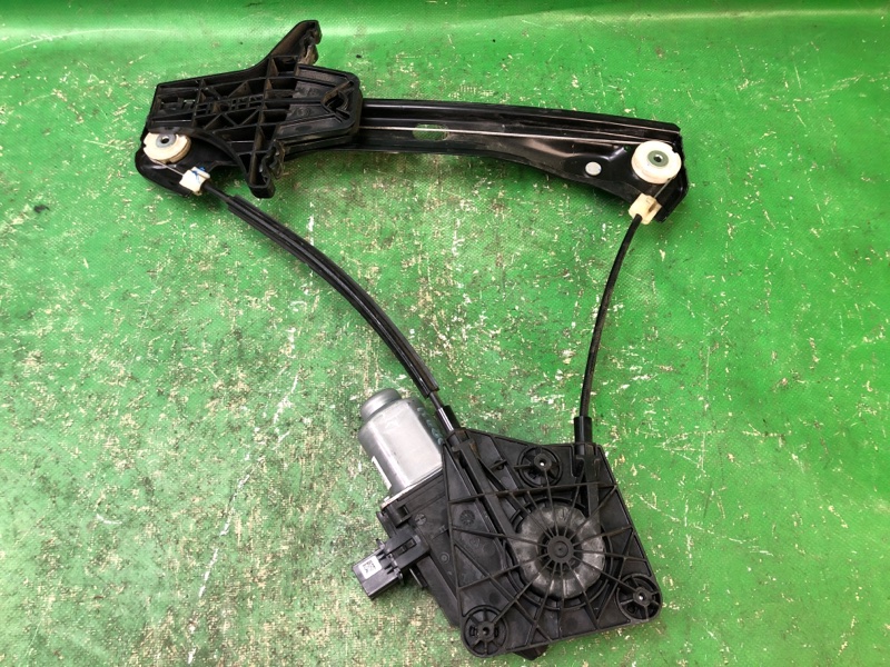 Стеклоподъемник задний правый VOLKSWAGEN PASSAT B7 11-15 2.5 CBUA Стеклоподъемник задний правый VOLKSWAGEN PASSAT B7 11-15 2.5 CBUA