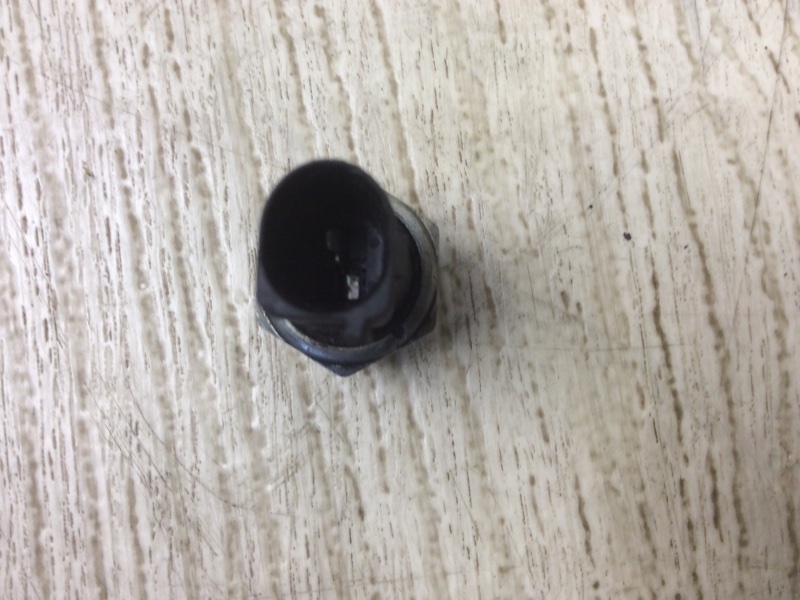 Датчик давления масла ДВС PASSAT CC 12-18 2013 Седан 2.0 CBFA