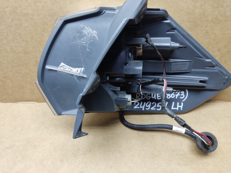 Фонарь наружный левый NISSAN X-TRAIL/ROGUE T32 13-20 T32 2.5 QR25DE