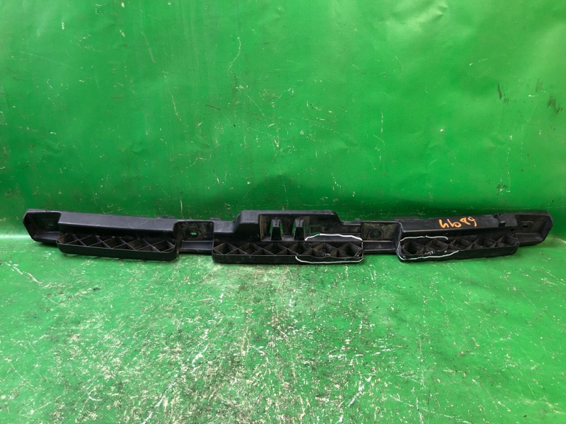 Кронштейн заднего бампера задний VOLKSWAGEN PASSAT B7 11-15 2012 2.5 CBUA 561807863A Б/У