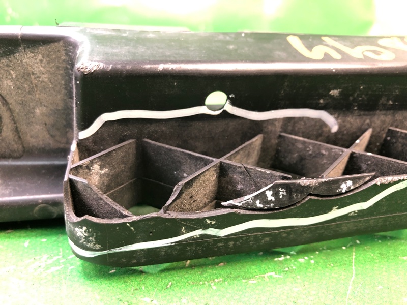 Кронштейн заднего бампера задний PASSAT B7 11-15 2012 2.5 CBUA