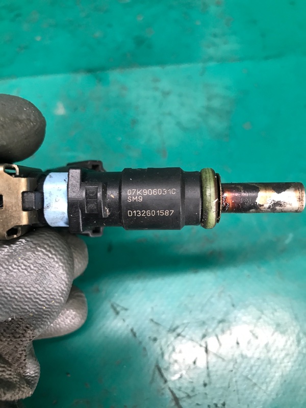 Форсунка топливная VOLKSWAGEN JETTA USA 10-17 Седан CBTA 2.5L Форсунка топливная VOLKSWAGEN JETTA USA 10-17 Седан CBTA 2.5L