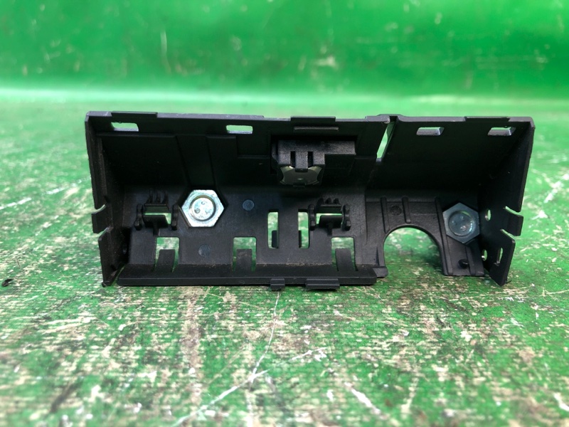 Кнопка открывания багажника наружная VOLKSWAGEN PASSAT B7 11-15 2012 2.5 CBUA 5N0827566T Б/У