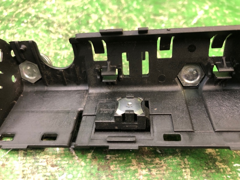 Кнопка открывания багажника наружная PASSAT B7 11-15 2012 2.5 CBUA