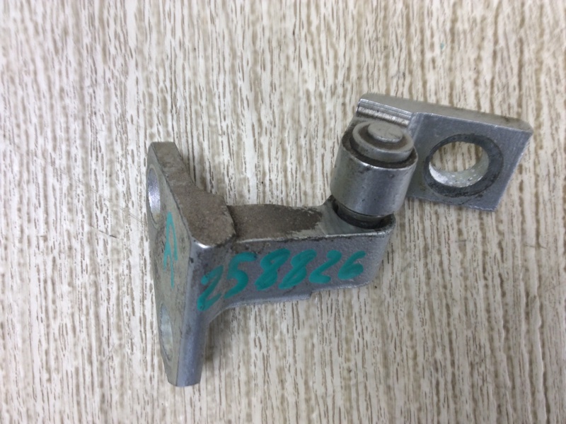 Петля двери верхняя задняя правая VOLKSWAGEN PASSAT CC 12-18 Седан 2.0 CBFA