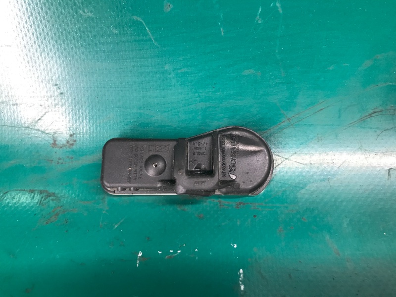 Запчасть датчик давления в шинах KIA SEDONA 14-18 16 YP 3.3 G6DM 52933-B2100 Б/У Датчик давления в шинах KIA SEDONA 14-18 16 YP 3.3 G6DM 52933-B2100 Б/У