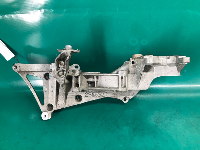 Кронштейн генератора VOLKSWAGEN PASSAT B7 11-15 2012 Седан CBTA 2.5L 07K 903 143 Б/У