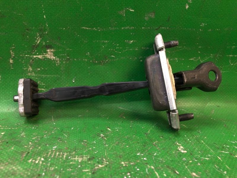 Запчасть ограничитель двери задний левый KIA SOUL PS 13-19 2016 2.0 G4NC 79480B2000 Б/У Ограничитель двери задний левый KIA SOUL PS 13-19 2016 2.0 G4NC 79480B2000 Б/У