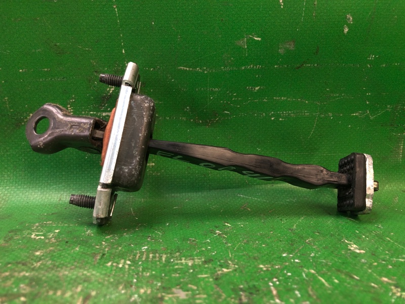 Запчасть ограничитель двери передний левый KIA SOUL PS 13-19 2016 2.0 G4NC 79380B2000 Б/У Ограничитель двери передний левый KIA SOUL PS 13-19 2016 2.0 G4NC 79380B2000 Б/У