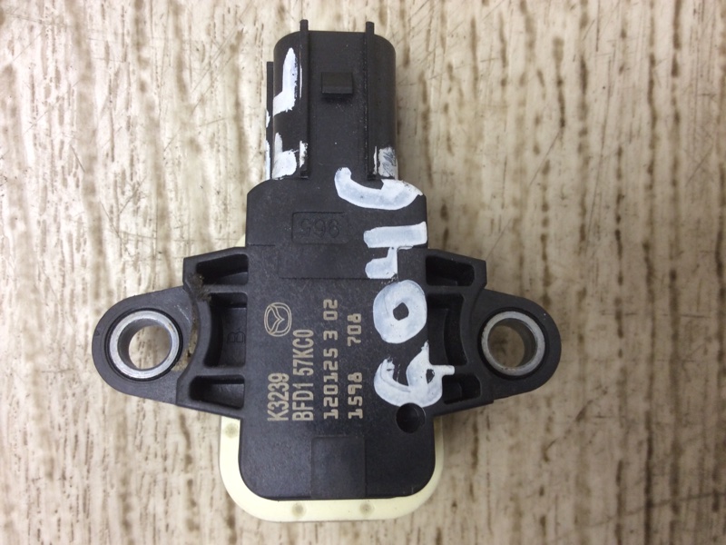 Запчасть датчик удара MAZDA 3 BL 09-13 2012 2.0 LF-VE BBM4-57-KC0 Б/У Датчик удара MAZDA 3 BL 09-13 2012 2.0 LF-VE BBM4-57-KC0 Б/У