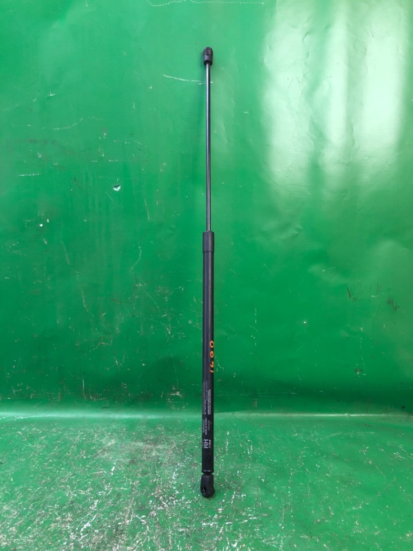 Амортизатор капота правый KIA SOUL PS 13-19 2016 2.0 G4NC 81171-B2000 Б/У