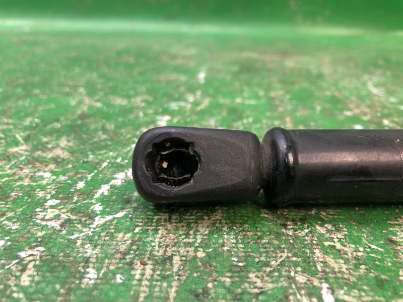 Амортизатор капота правый KIA SOUL PS 13-19 2.0 G4NC